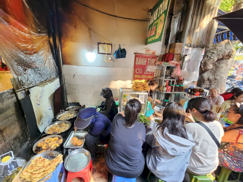 Quán bánh tôm cô Ầm